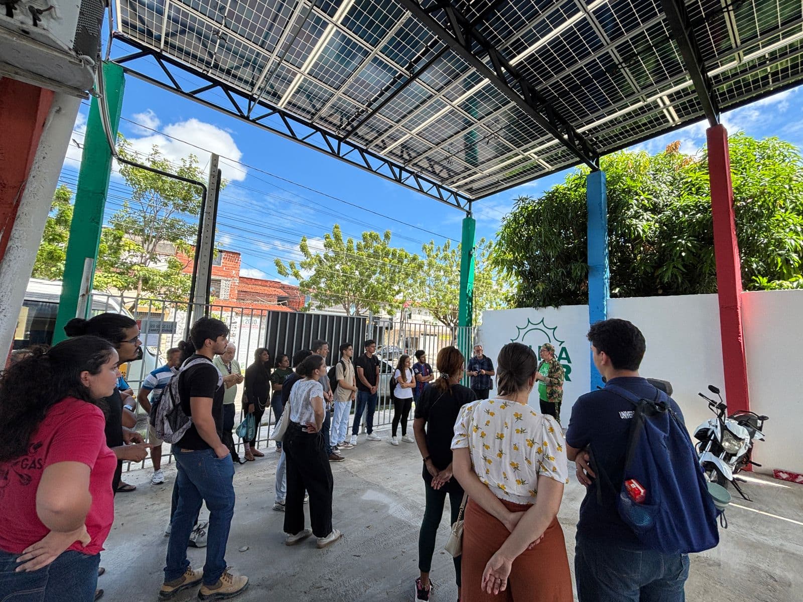 PalmaSolar recebe visita de estudantes